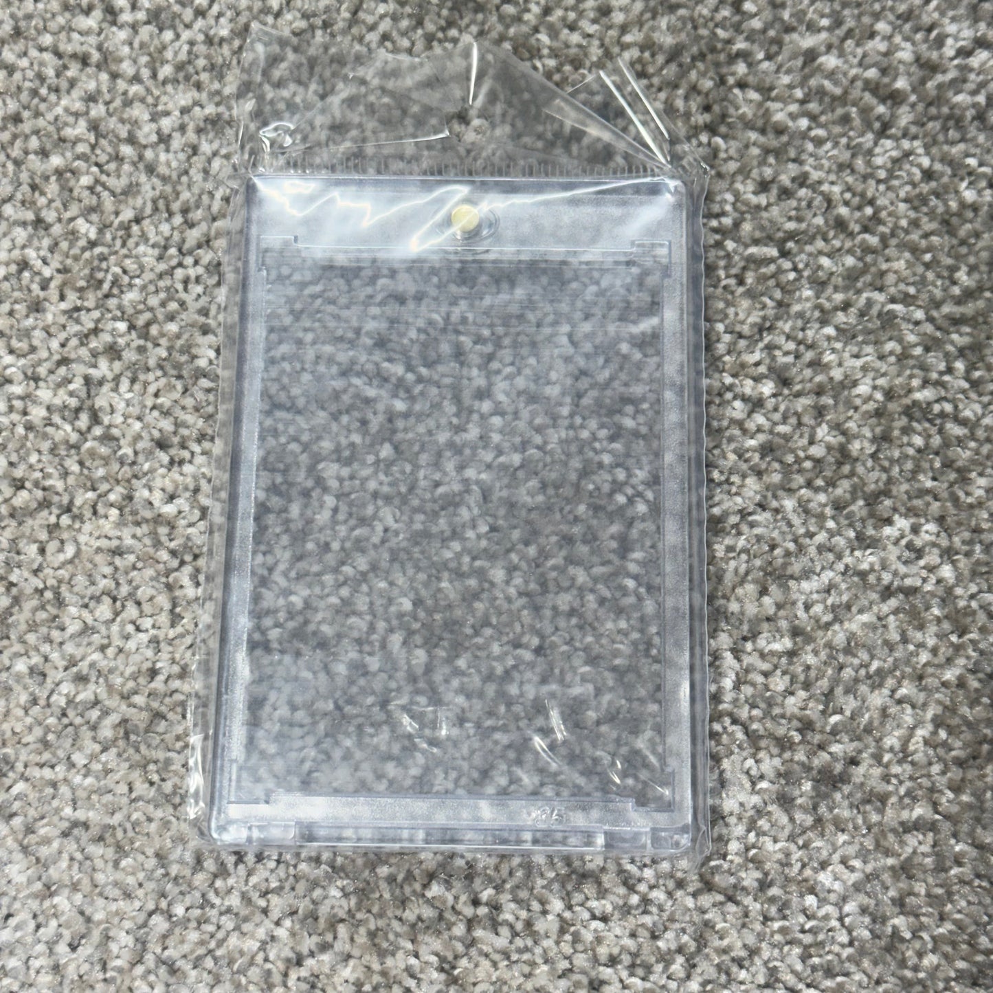35pt Magnetic Card Holder