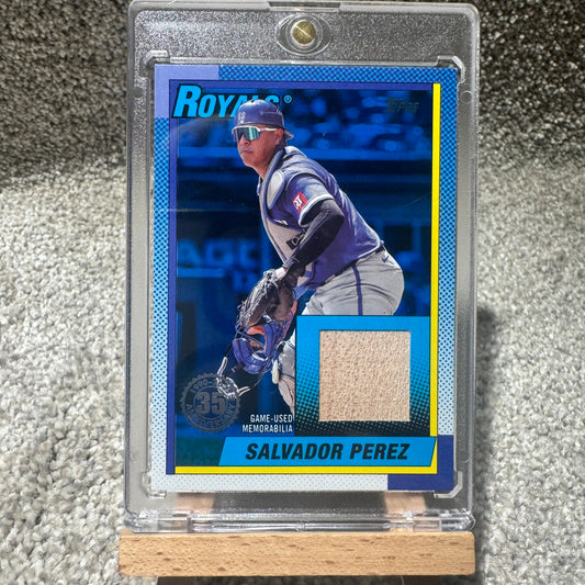 Topps Salvador Perez Relic Bat /150